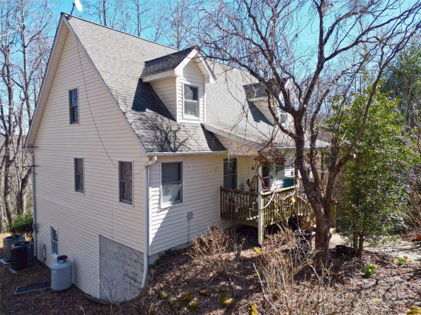 1208 Kanuga Ridge Road, Hendersonville, NC 28739.  MLS# CAR4216501, YatesRealty ID 25667. 