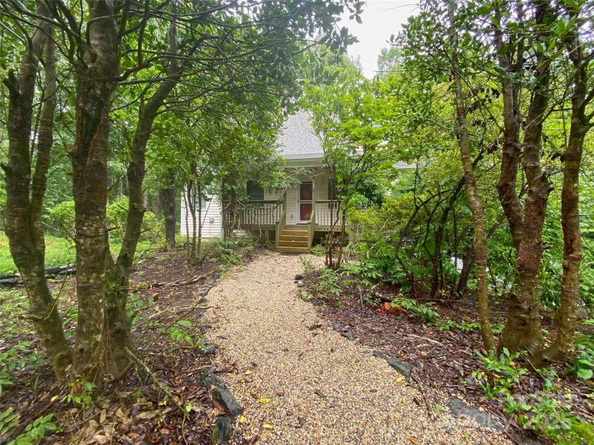 1208 Kanuga Ridge Road, Hendersonville, NC 28739.  MLS# CAR4216501, YatesRealty ID 25667. 
