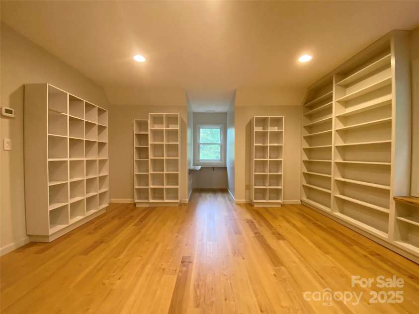 1208 Kanuga Ridge Road, Hendersonville, NC 28739.  MLS# CAR4216501, YatesRealty ID 25667. 