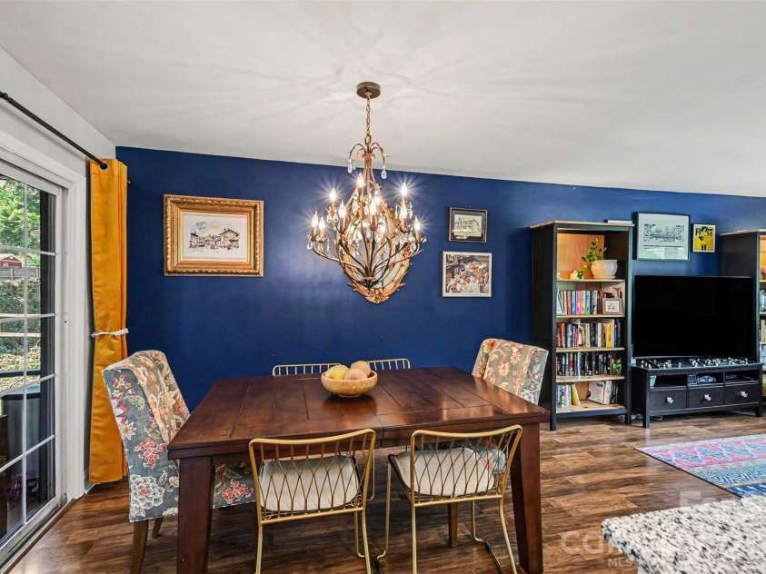 2018 Knell Drive, Charlotte, NC 28212.  MLS# CAR4384652, YatesRealty ID 25667. Dining Room