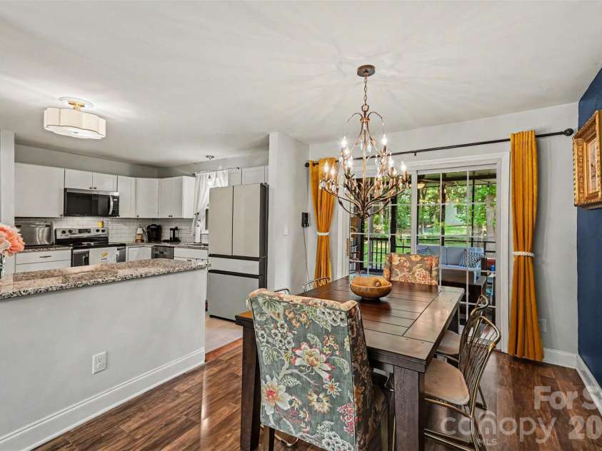 2018 Knell Drive, Charlotte, NC 28212.  MLS# CAR4384652, YatesRealty ID 25667. Dining Room into Kitchen