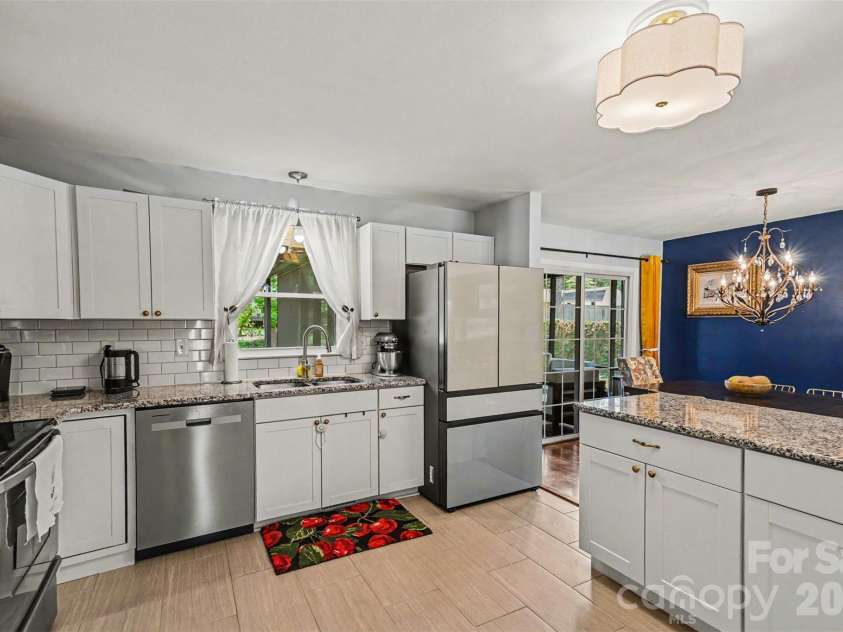 2018 Knell Drive, Charlotte, NC 28212.  MLS# CAR4384652, YatesRealty ID 25667. Kitchen