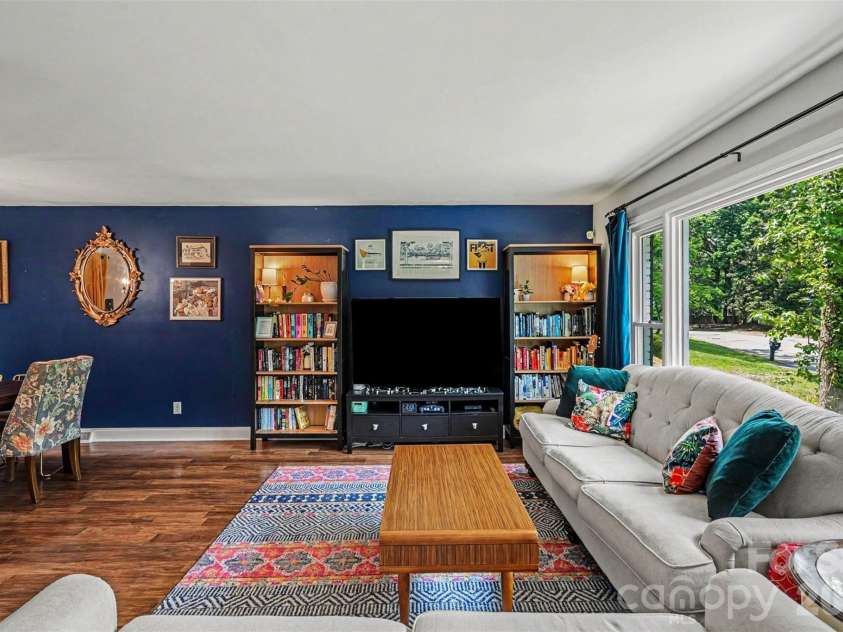 2018 Knell Drive, Charlotte, NC 28212.  MLS# CAR4384652, YatesRealty ID 25667. Living Room