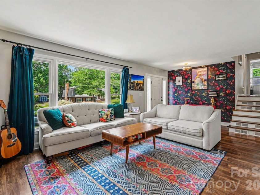2018 Knell Drive, Charlotte, NC 28212.  MLS# CAR4384652, YatesRealty ID 25667. Living Room