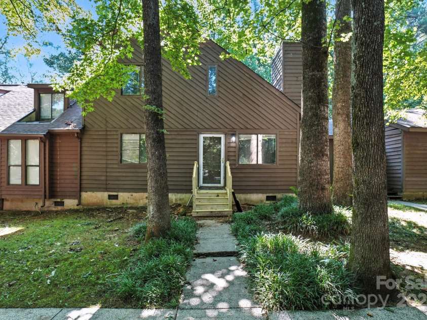 11231 E W T HARRIS Boulevard, Charlotte, NC 28212.  MLS# CAR4277374, YatesRealty ID 25668. 