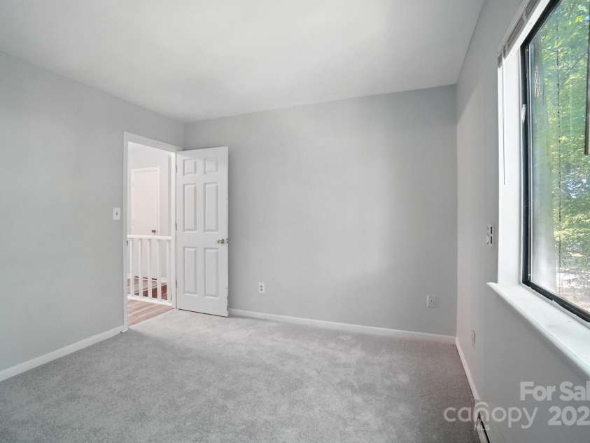 11231 E W T HARRIS Boulevard, Charlotte, NC 28212.  MLS# CAR4277374, YatesRealty ID 25668. 