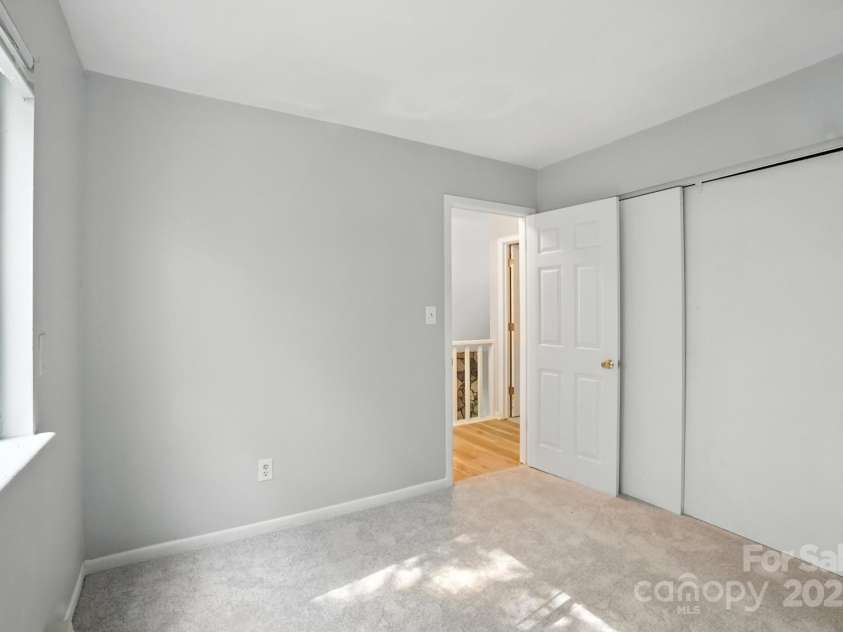 11231 E W T HARRIS Boulevard, Charlotte, NC 28212.  MLS# CAR4277374, YatesRealty ID 25668. 