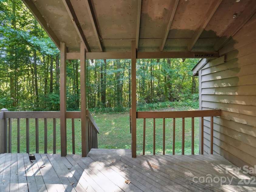 11231 E W T HARRIS Boulevard, Charlotte, NC 28212.  MLS# CAR4277374, YatesRealty ID 25668. 