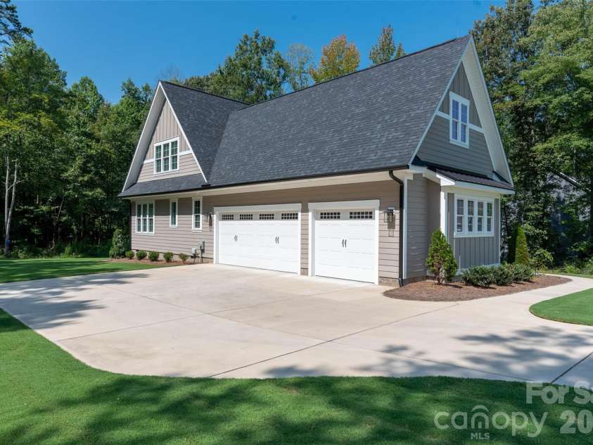 859 Irish Creek Drive, Landis, NC 28088.  MLS# CAR4370059, YatesRealty ID 25668. 3 car garage