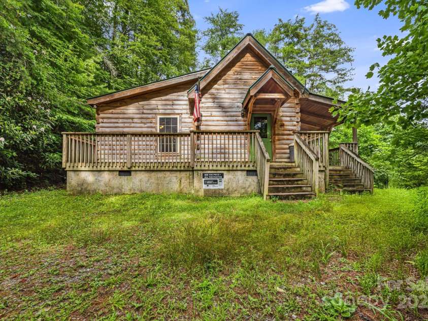 41 Waya Way, Whittier, NC 28789.  MLS# CAR4278169, YatesRealty ID 25669. 
