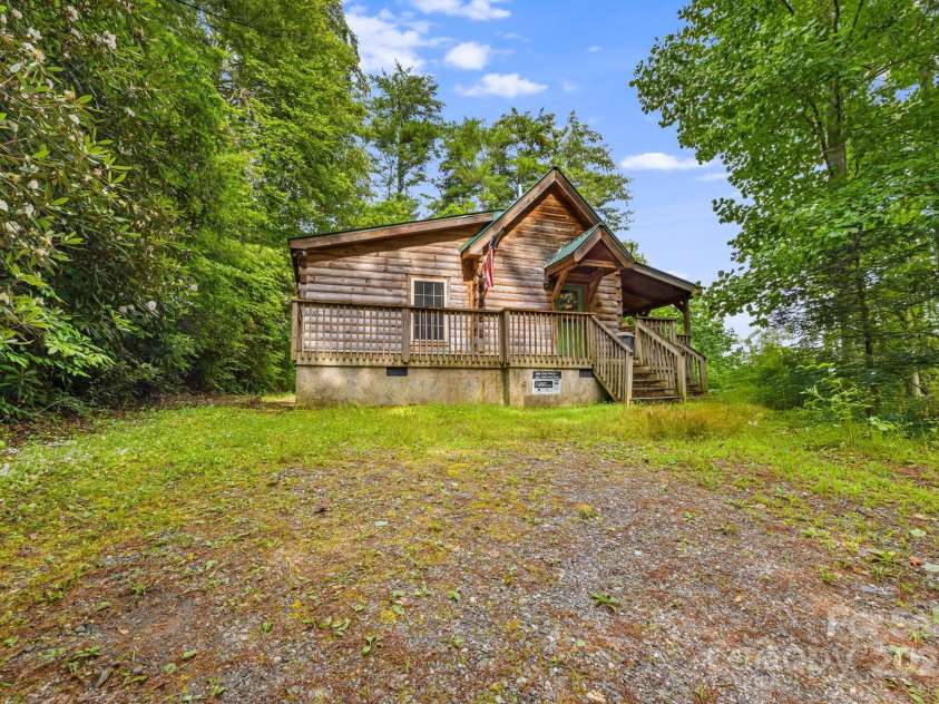 41 Waya Way, Whittier, NC 28789.  MLS# CAR4278169, YatesRealty ID 25669. 