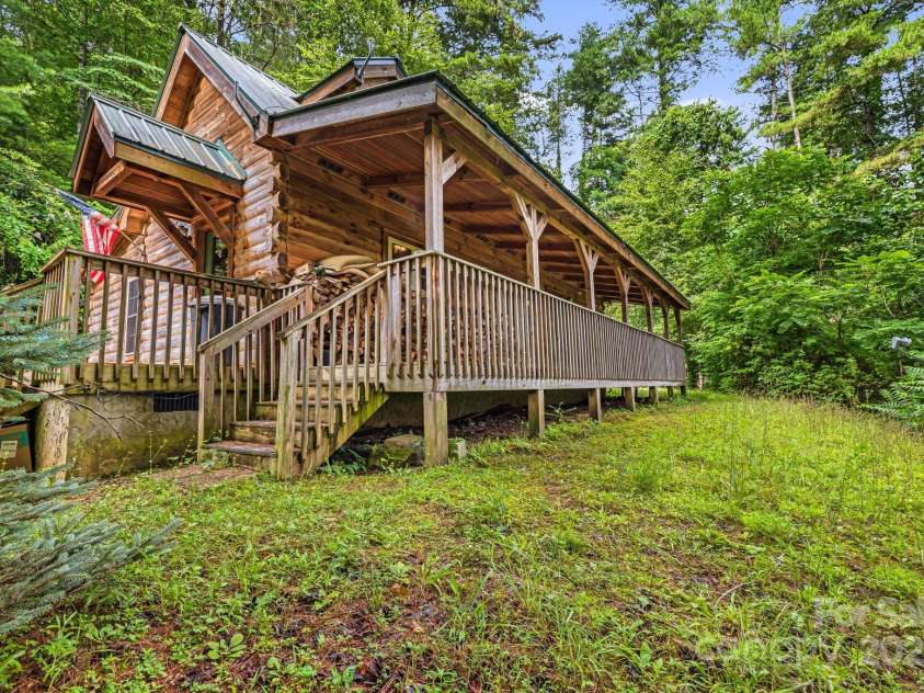 41 Waya Way, Whittier, NC 28789.  MLS# CAR4278169, YatesRealty ID 25669. 