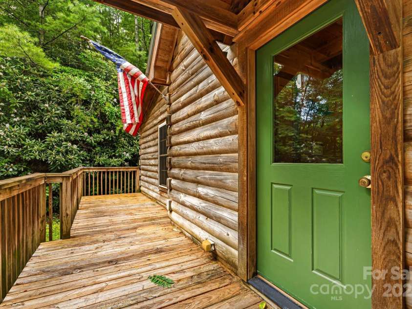 41 Waya Way, Whittier, NC 28789.  MLS# CAR4278169, YatesRealty ID 25669. 