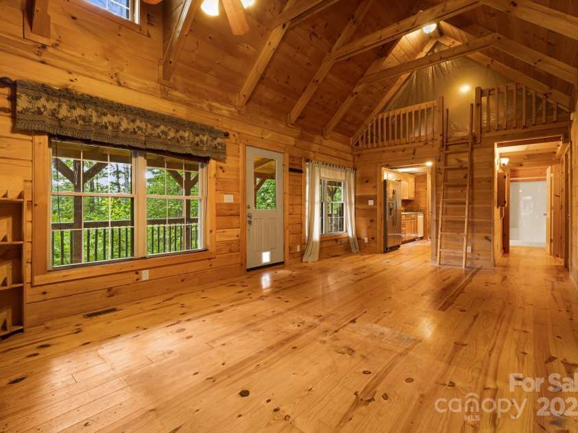 41 Waya Way, Whittier, NC 28789.  MLS# CAR4278169, YatesRealty ID 25669. 