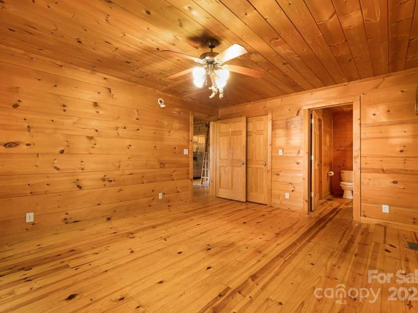 41 Waya Way, Whittier, NC 28789.  MLS# CAR4278169, YatesRealty ID 25669. 