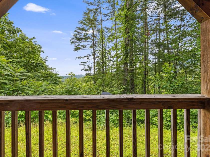 41 Waya Way, Whittier, NC 28789.  MLS# CAR4278169, YatesRealty ID 25669. 