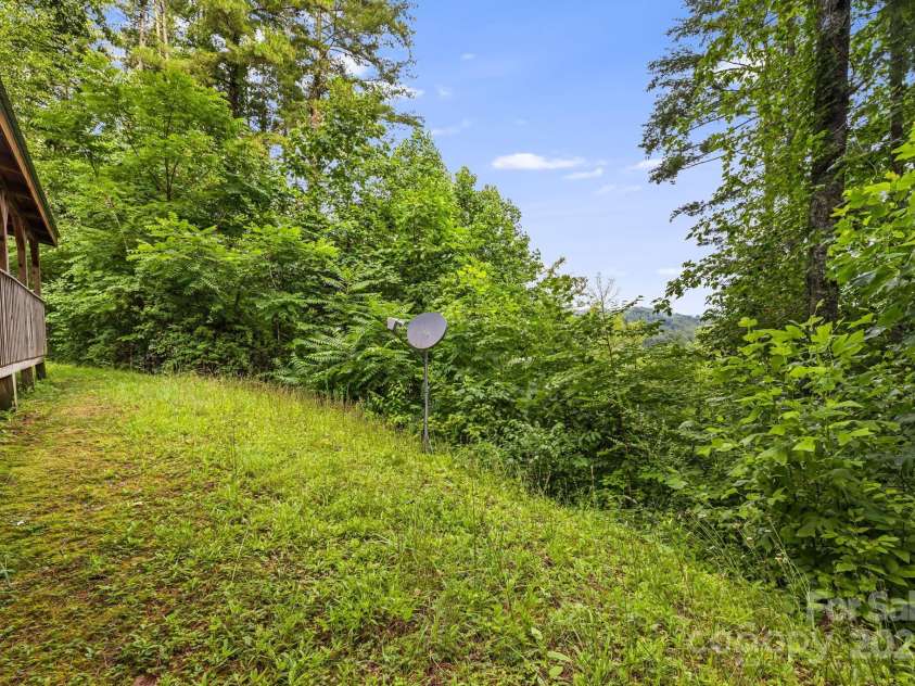 41 Waya Way, Whittier, NC 28789.  MLS# CAR4278169, YatesRealty ID 25669. 