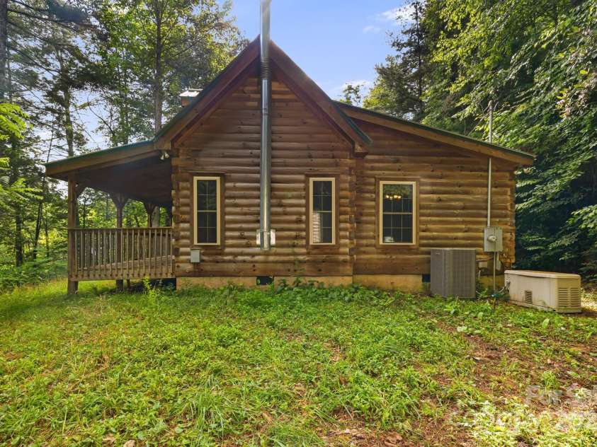 41 Waya Way, Whittier, NC 28789.  MLS# CAR4278169, YatesRealty ID 25669. 