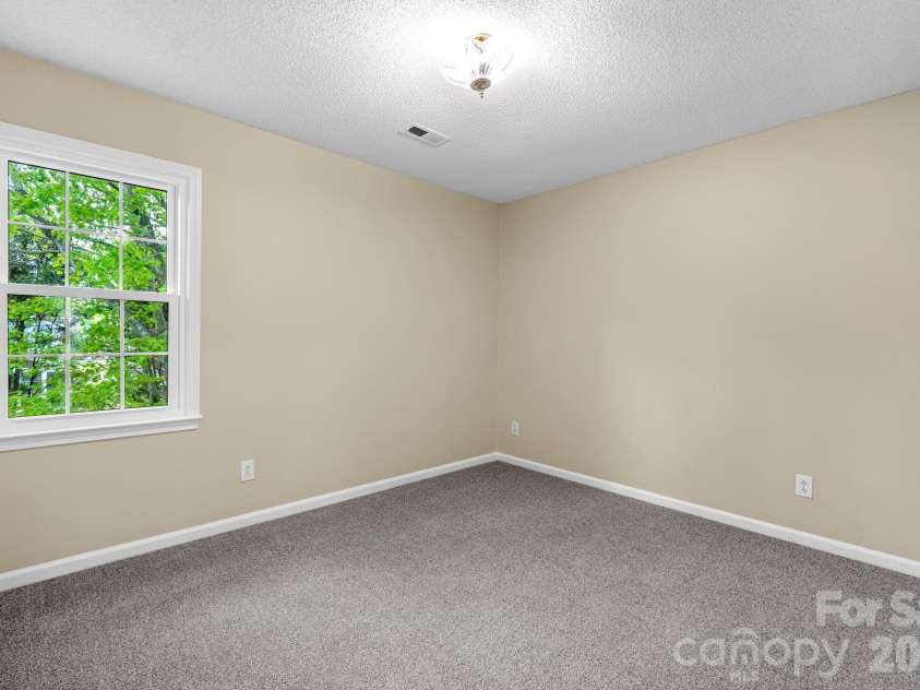 8501 Tonawanda Drive, Charlotte, NC 28277.  MLS# CAR4362441, YatesRealty ID 25669. 3rd bedroom