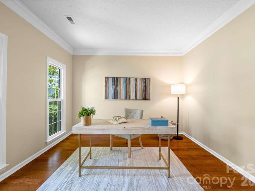 8501 Tonawanda Drive, Charlotte, NC 28277.  MLS# CAR4362441, YatesRealty ID 25669. 
