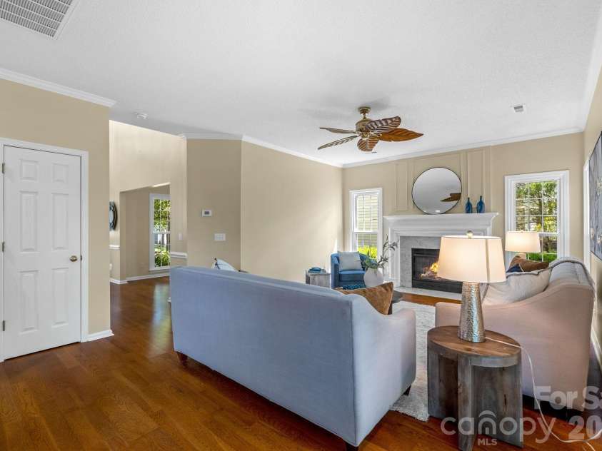 8501 Tonawanda Drive, Charlotte, NC 28277.  MLS# CAR4362441, YatesRealty ID 25669. 