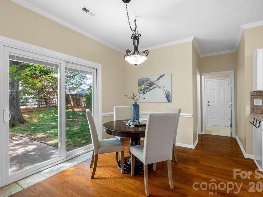 8501 Tonawanda Drive, Charlotte, NC 28277.  MLS# CAR4362441, YatesRealty ID 25669. 