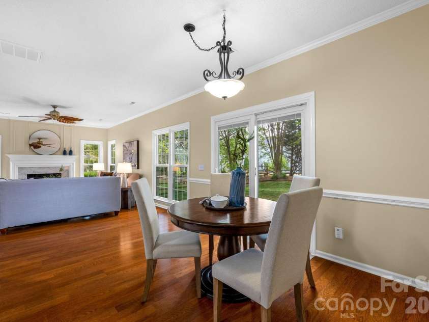 8501 Tonawanda Drive, Charlotte, NC 28277.  MLS# CAR4362441, YatesRealty ID 25669. 