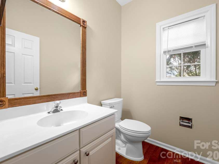 8501 Tonawanda Drive, Charlotte, NC 28277.  MLS# CAR4362441, YatesRealty ID 25669. 