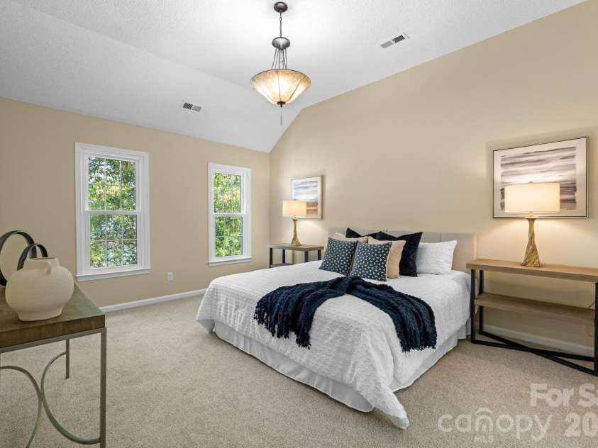 8501 Tonawanda Drive, Charlotte, NC 28277.  MLS# CAR4362441, YatesRealty ID 25669. 