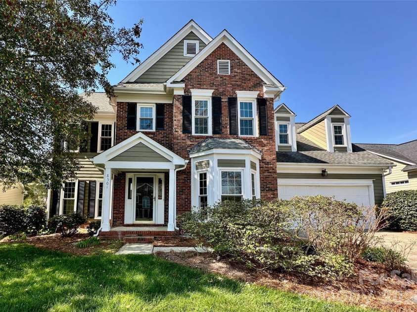 8501 Tonawanda Drive, Charlotte, NC 28277.  MLS# CAR4362441, YatesRealty ID 25669. 