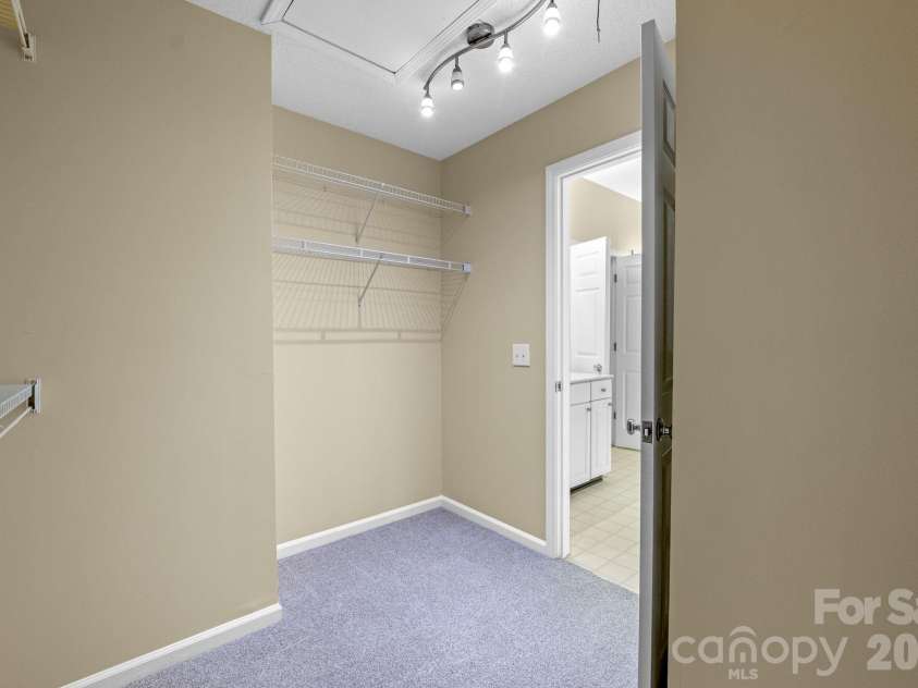 8501 Tonawanda Drive, Charlotte, NC 28277.  MLS# CAR4362441, YatesRealty ID 25669. Primary closet