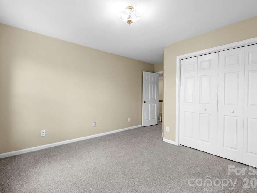 8501 Tonawanda Drive, Charlotte, NC 28277.  MLS# CAR4362441, YatesRealty ID 25669. Third bedroom