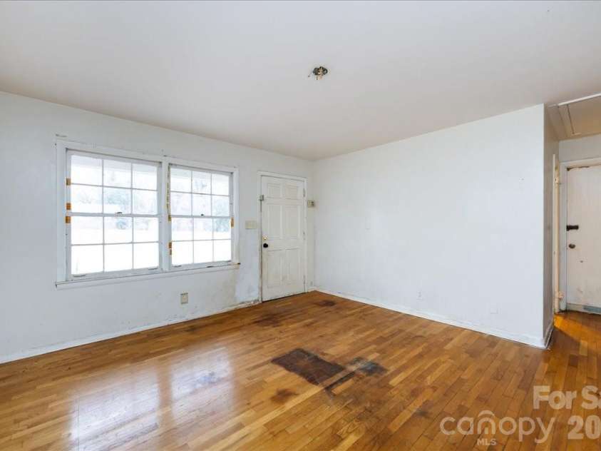 1628 Eastway Drive, Charlotte, NC 28205.  MLS# CAR4344022, YatesRealty ID 2567. Unit A