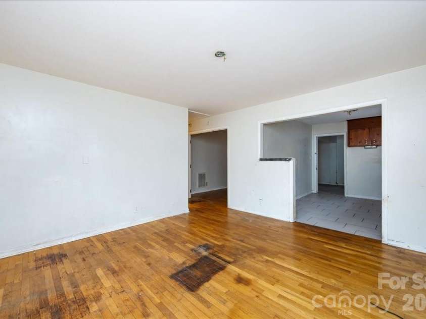1628 Eastway Drive, Charlotte, NC 28205.  MLS# CAR4344022, YatesRealty ID 2567. Unit A