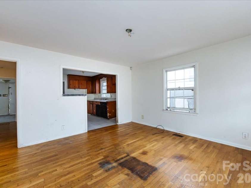 1628 Eastway Drive, Charlotte, NC 28205.  MLS# CAR4344022, YatesRealty ID 2567. Unit A