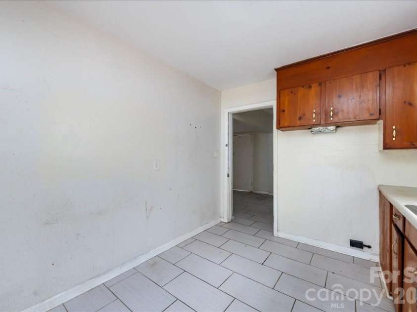 1628 Eastway Drive, Charlotte, NC 28205.  MLS# CAR4344022, YatesRealty ID 2567. Unit A