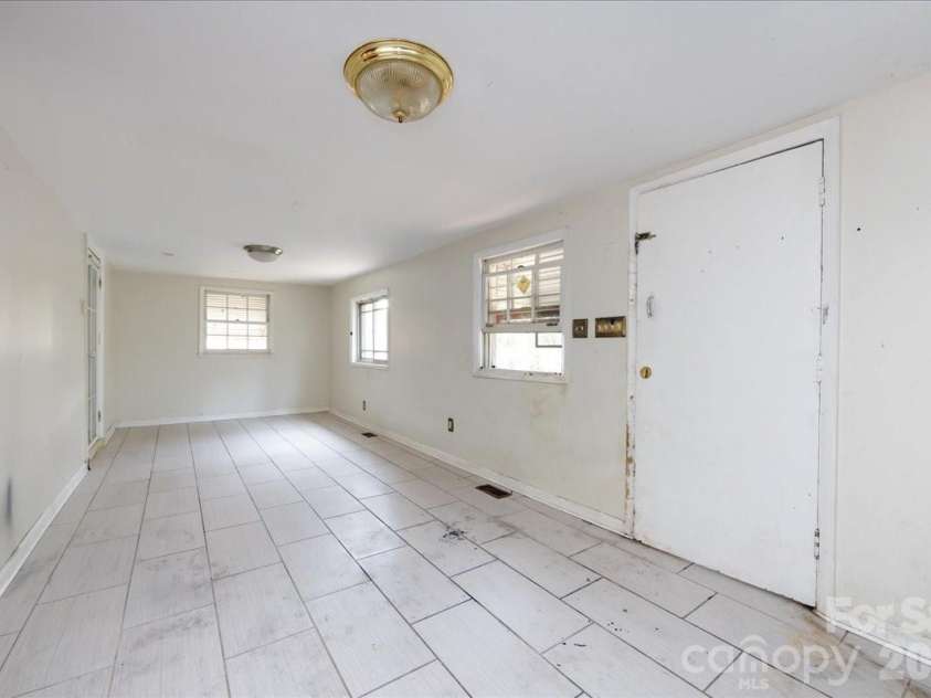 1628 Eastway Drive, Charlotte, NC 28205.  MLS# CAR4344022, YatesRealty ID 2567. Unit A