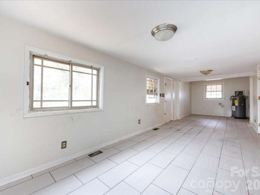 1628 Eastway Drive, Charlotte, NC 28205.  MLS# CAR4344022, YatesRealty ID 2567. Unit A
