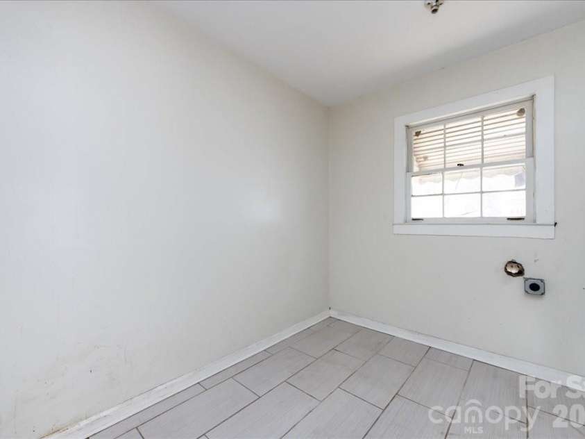 1628 Eastway Drive, Charlotte, NC 28205.  MLS# CAR4360774, YatesRealty ID 2567. 