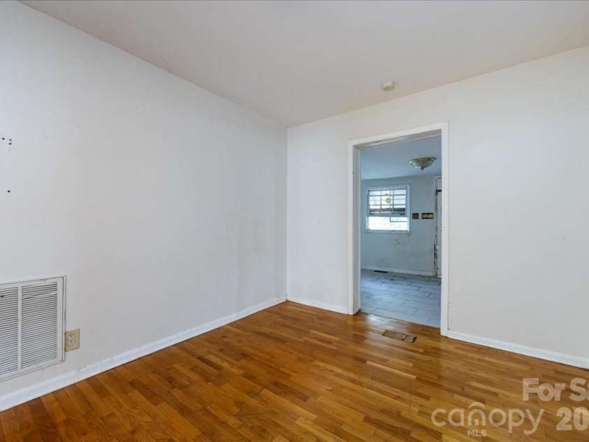 1628 Eastway Drive, Charlotte, NC 28205.  MLS# CAR4360774, YatesRealty ID 2567. 
