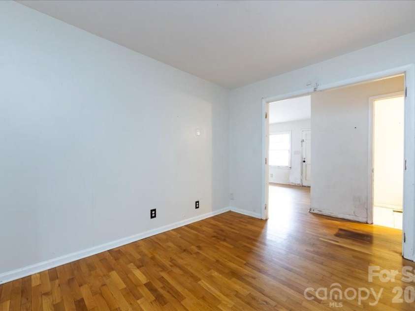 1628 Eastway Drive, Charlotte, NC 28205.  MLS# CAR4360774, YatesRealty ID 2567. 