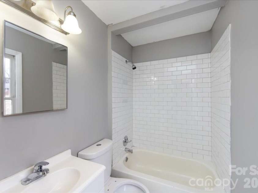 1628 Eastway Drive, Charlotte, NC 28205.  MLS# CAR4360774, YatesRealty ID 2567. 