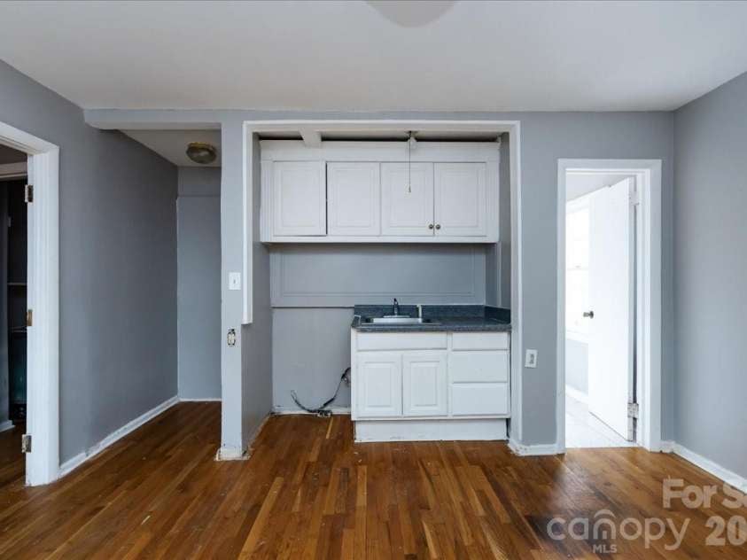 1628 Eastway Drive, Charlotte, NC 28205.  MLS# CAR4360774, YatesRealty ID 2567. 