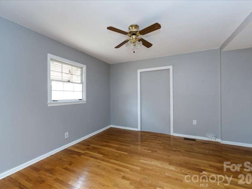 1628 Eastway Drive, Charlotte, NC 28205.  MLS# CAR4360774, YatesRealty ID 2567. 