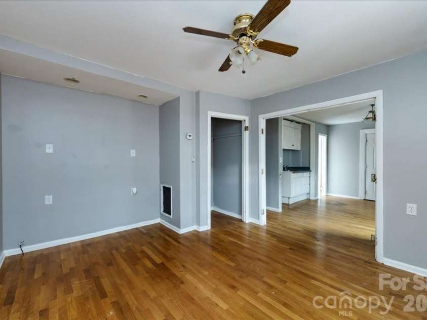 1628 Eastway Drive, Charlotte, NC 28205.  MLS# CAR4360774, YatesRealty ID 2567. 