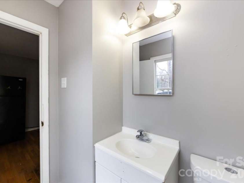 1628 Eastway Drive, Charlotte, NC 28205.  MLS# CAR4360774, YatesRealty ID 2567. 