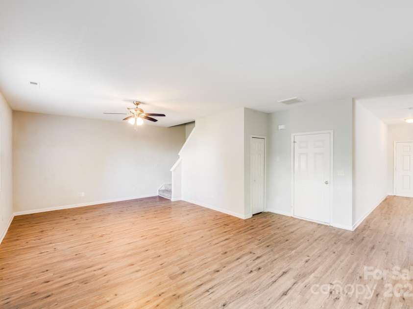 7403 Lamplighter Close Drive, Matthews, NC 28105.  MLS# CAR4308717, YatesRealty ID 2567. 