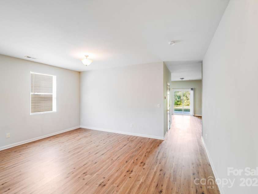 7403 Lamplighter Close Drive, Matthews, NC 28105.  MLS# CAR4308717, YatesRealty ID 2567. 