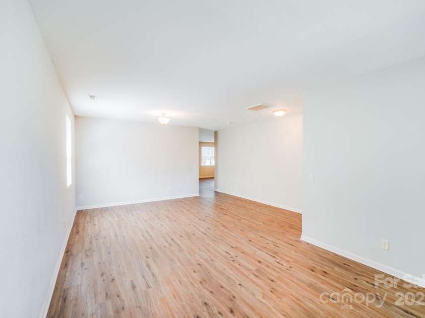 7403 Lamplighter Close Drive, Matthews, NC 28105.  MLS# CAR4308717, YatesRealty ID 2567. 