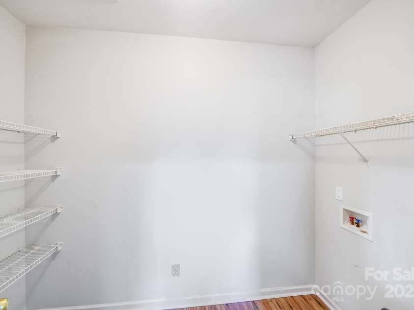 7403 Lamplighter Close Drive, Matthews, NC 28105.  MLS# CAR4308717, YatesRealty ID 2567. 